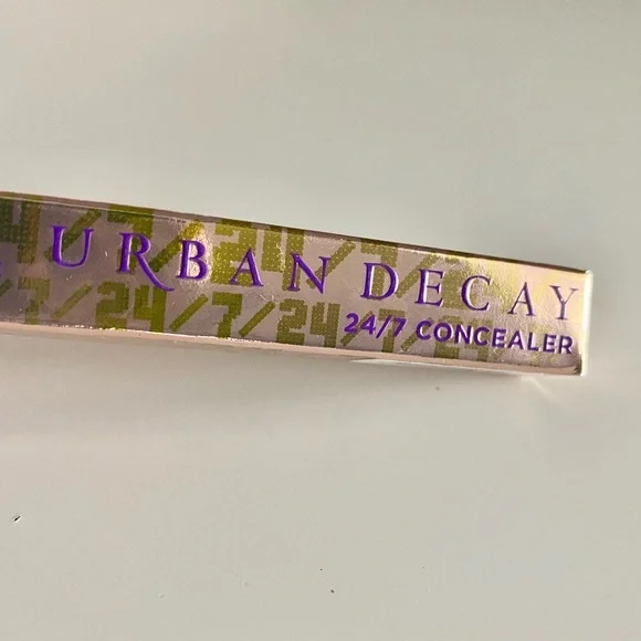NWBox Urban Decay 24/7 Concealer Pencil - Picture 2 of 4
